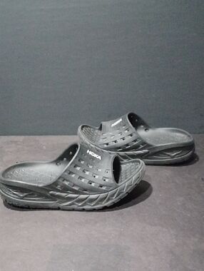 Hoka Black Vented Slide Clogs           Mens Sz 8 Womans Sz10 Pre-owned